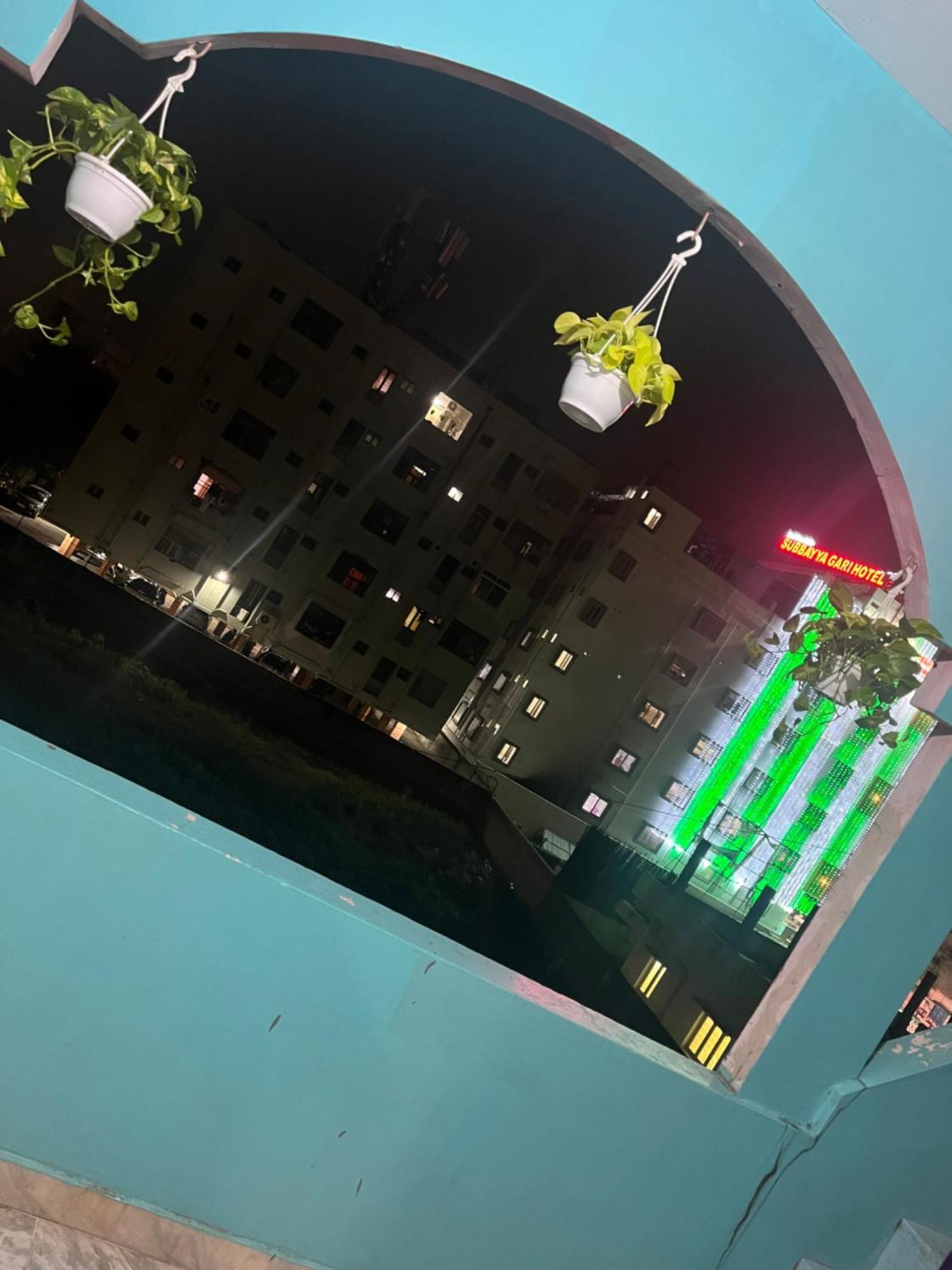 Sm Home Stay 1 Tirupati Luaran gambar